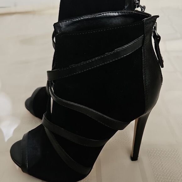 Elegant Black Stiletto Heels - Picture 16 of 16